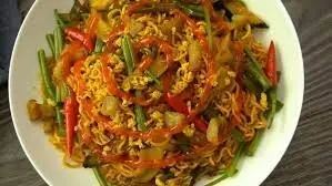 Hình ảnh Ốc giác xào rau muống 1 vắt mì
