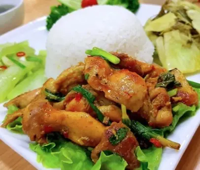 Hình ảnh Cơm gà kho sả